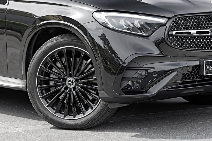 2025 Mercedes-Benz GLC-Class GLC300