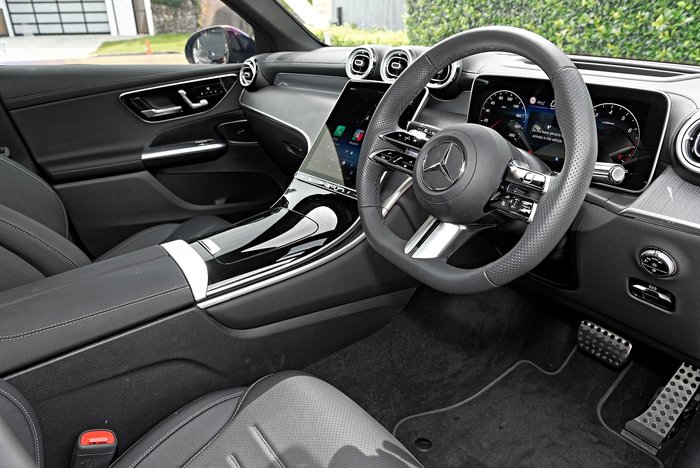 2025 Mercedes-Benz GLC-Class GLC300