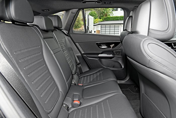 2025 Mercedes-Benz GLC-Class GLC300