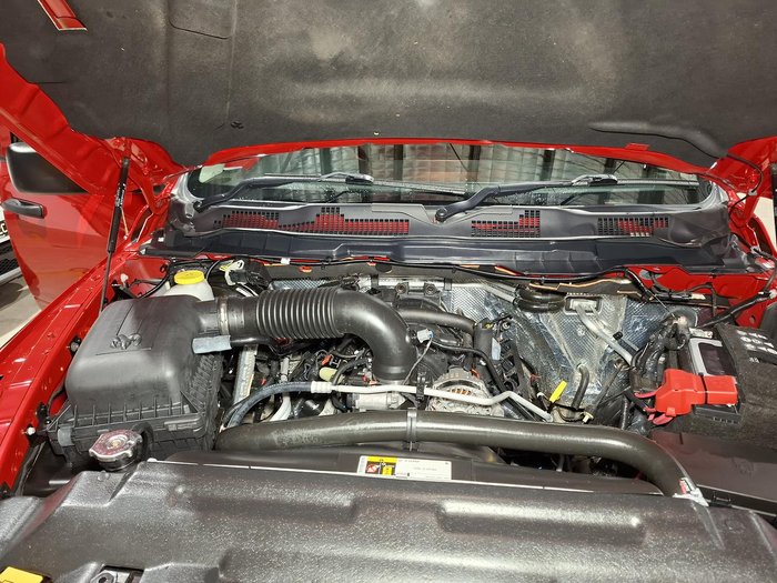 2022 RAM 1500 Express RamBox DS MY22 4X4 Dual Range Flame Red