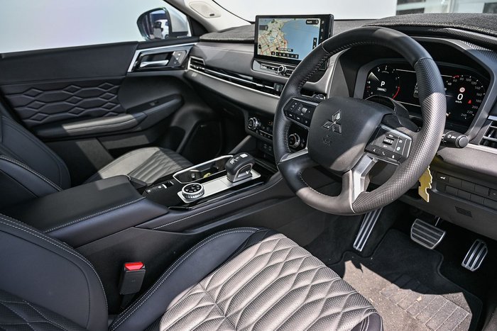 2025 Mitsubishi Outlander Exceed