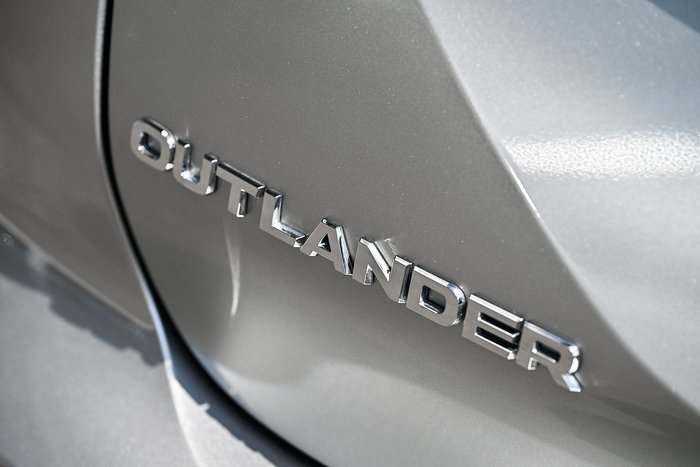 2025 Mitsubishi Outlander Exceed