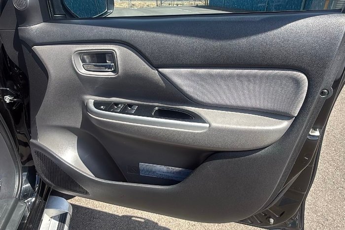 2017 Mitsubishi Triton GLS