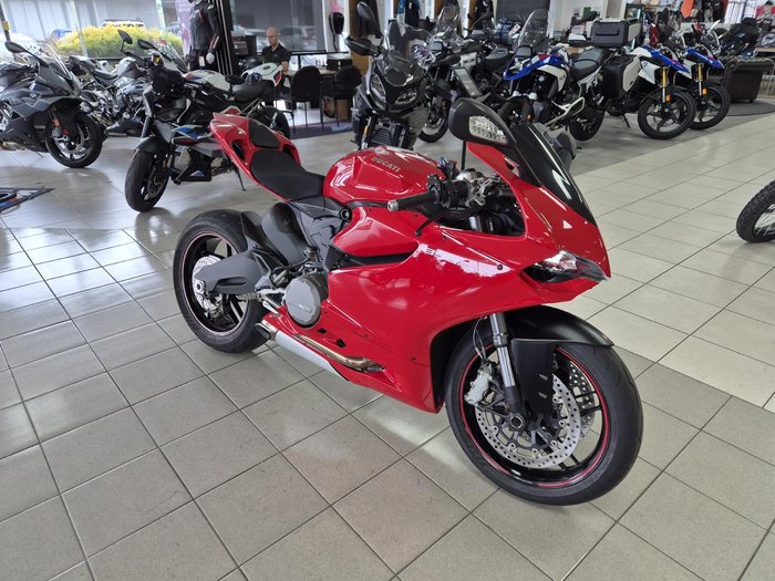2015 Ducati 899 Panigale Panigale Red