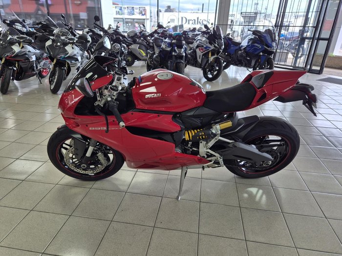 2015 Ducati 899 Panigale Panigale Red