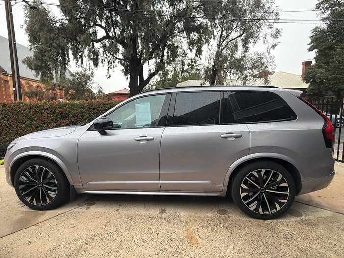 2025 Volvo XC90 Ultra B5 Dark