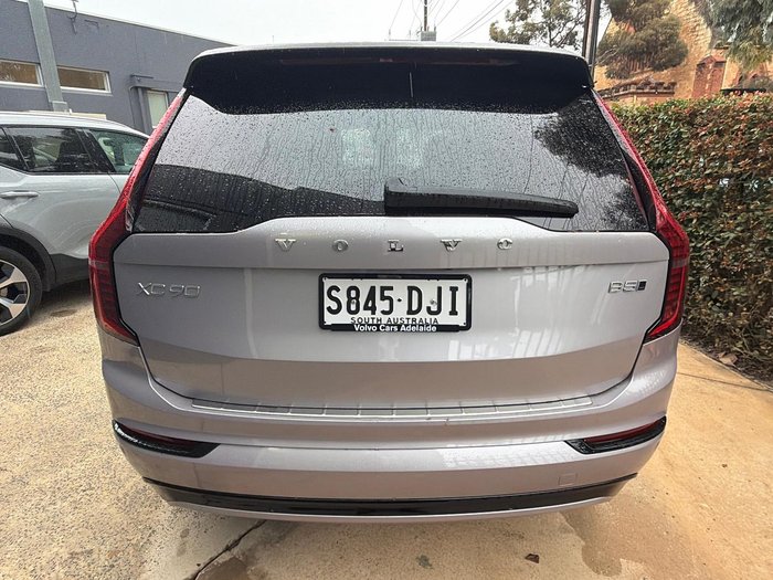 2025 Volvo XC90 Ultra B5 Dark