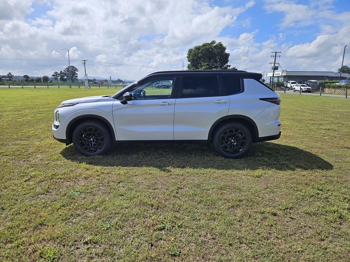 2026 Mitsubishi Outlander LS