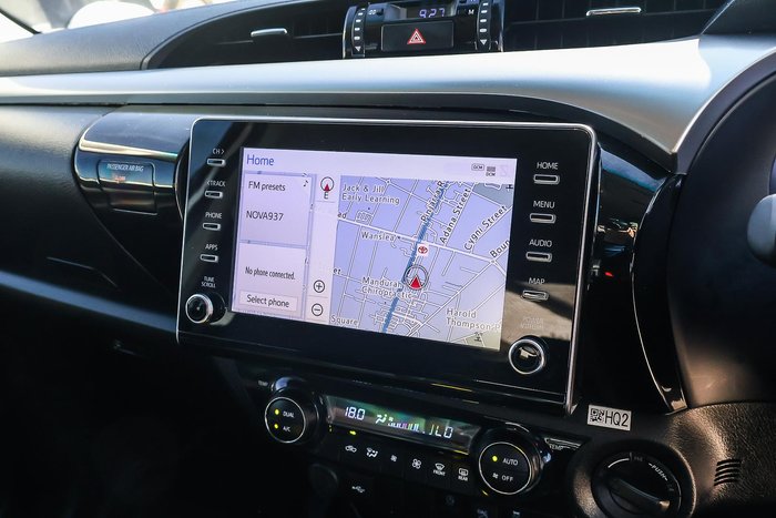 2025 Toyota Hilux SR5 48V