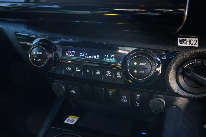 2025 Toyota Hilux SR5 48V