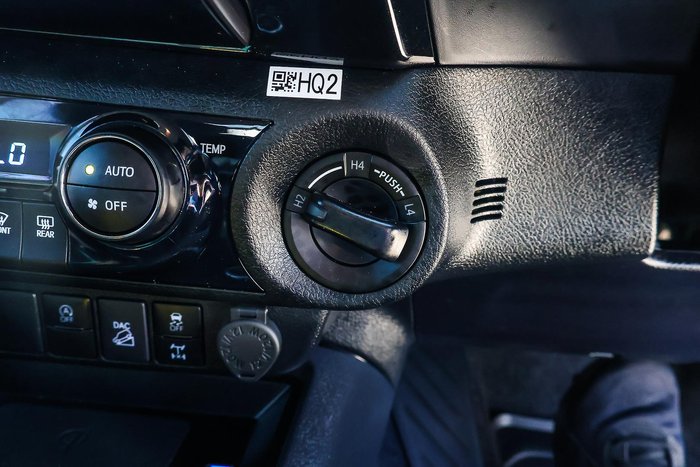 2025 Toyota Hilux SR5 48V