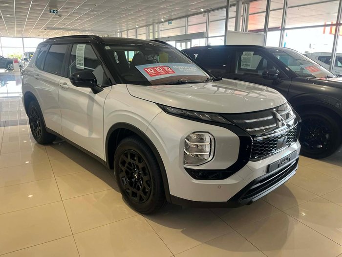 2025 Mitsubishi Outlander LS