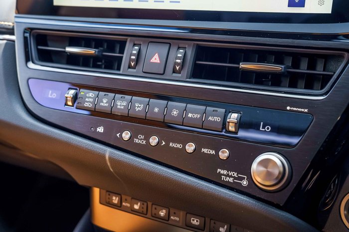 2025 Lexus ES 300h Sports Luxury