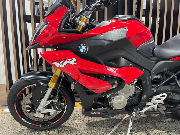 2019 BMW Motorrad S 1000 XR RACING RED