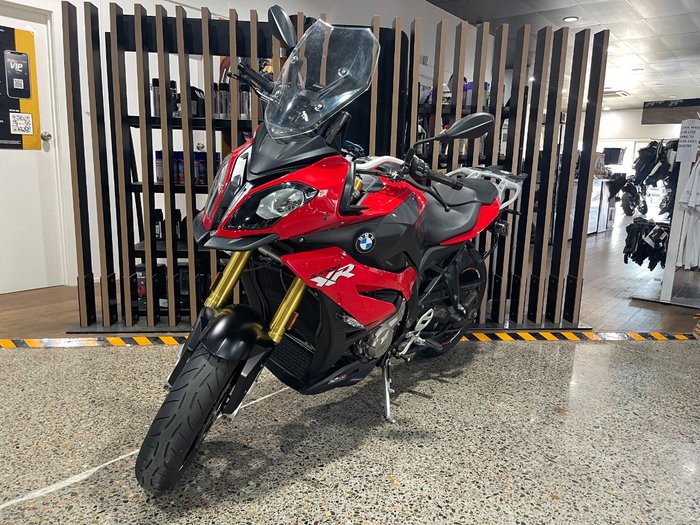 2019 BMW Motorrad S 1000 XR RACING RED