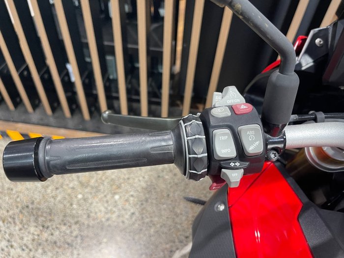 2019 BMW Motorrad S 1000 XR RACING RED