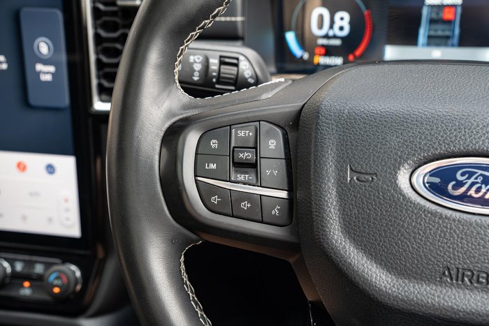 2024 Ford Everest Platinum