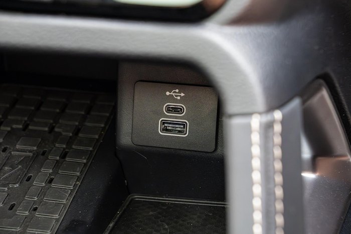 2024 Ford Everest Platinum