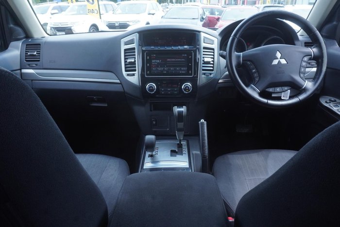 2017 Mitsubishi Pajero GLX