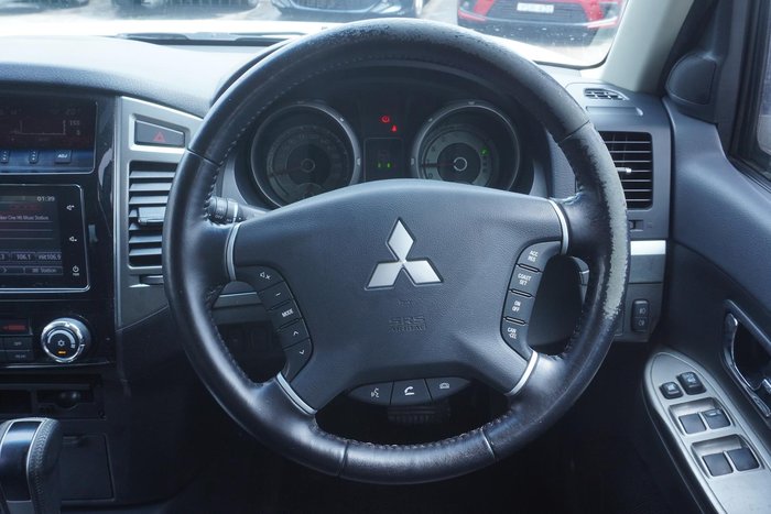 2017 Mitsubishi Pajero GLX