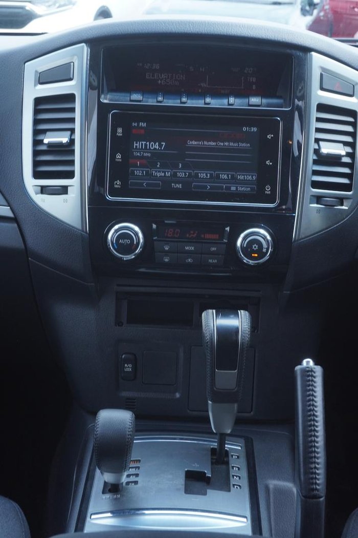 2017 Mitsubishi Pajero GLX