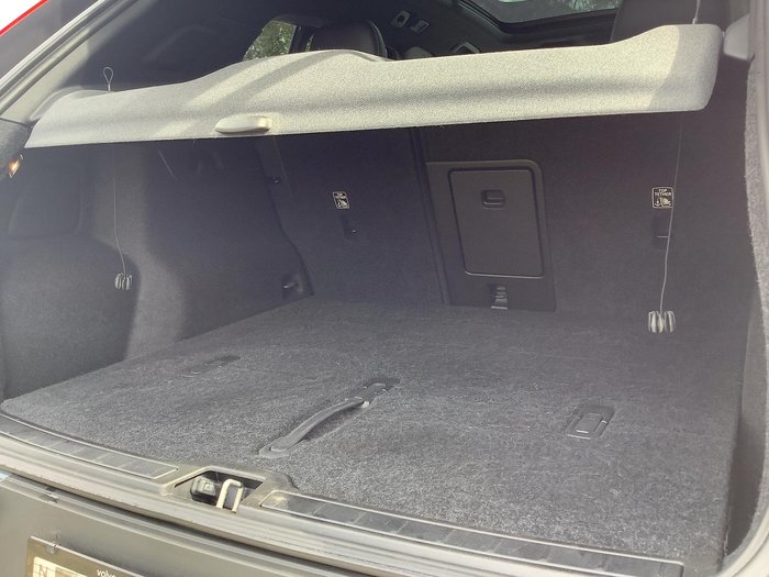 2022 Volvo XC40 T5 R-Design