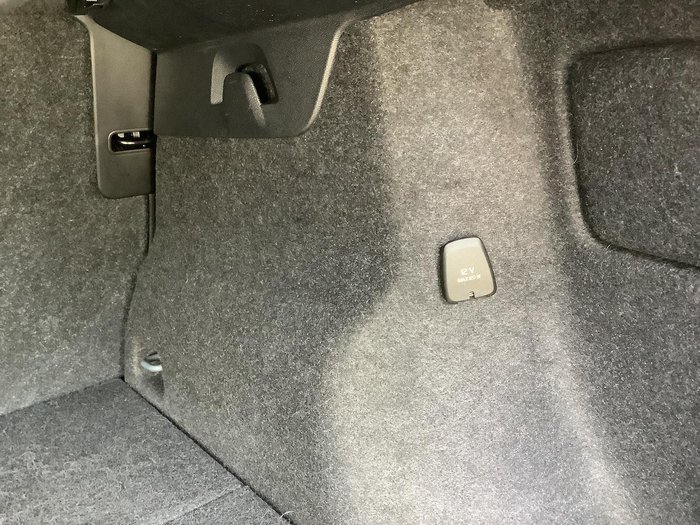 2022 Volvo XC40 T5 R-Design