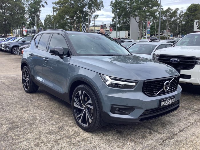 2022 Volvo XC40