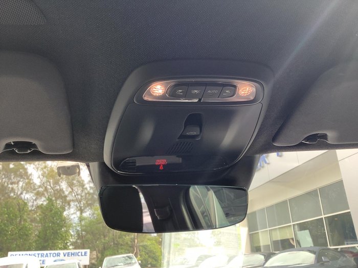 2022 Volvo XC40 T5 R-Design