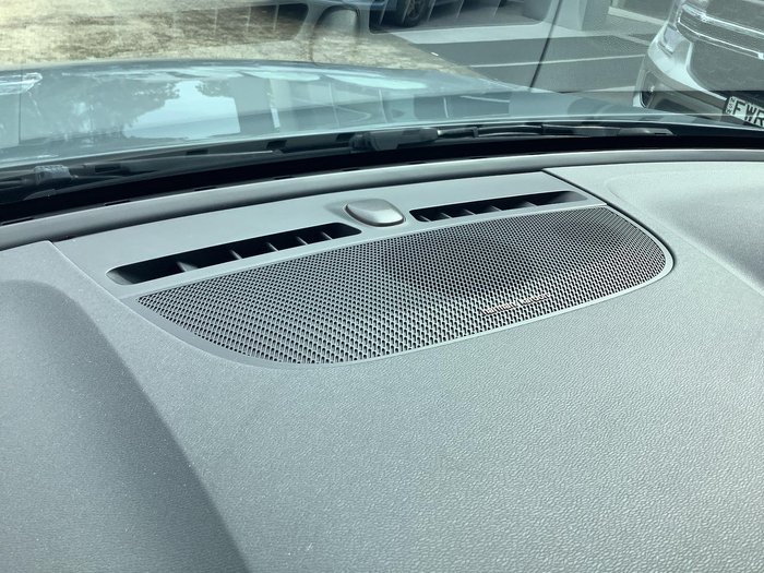 2022 Volvo XC40 T5 R-Design