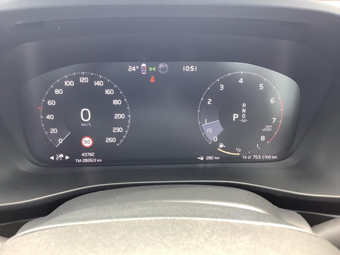 2022 Volvo XC40 T5 R-Design