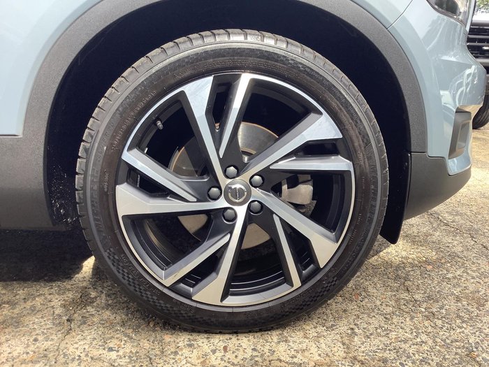 2022 Volvo XC40 T5 R-Design