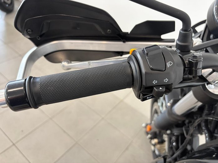 2023 Royal Enfield Scram 411 Mid Scram 411 Black