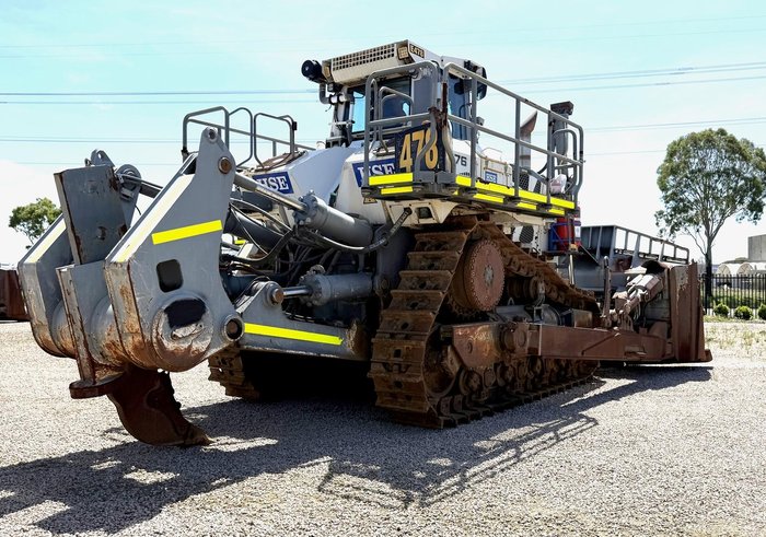 Liebherr Dozer 776