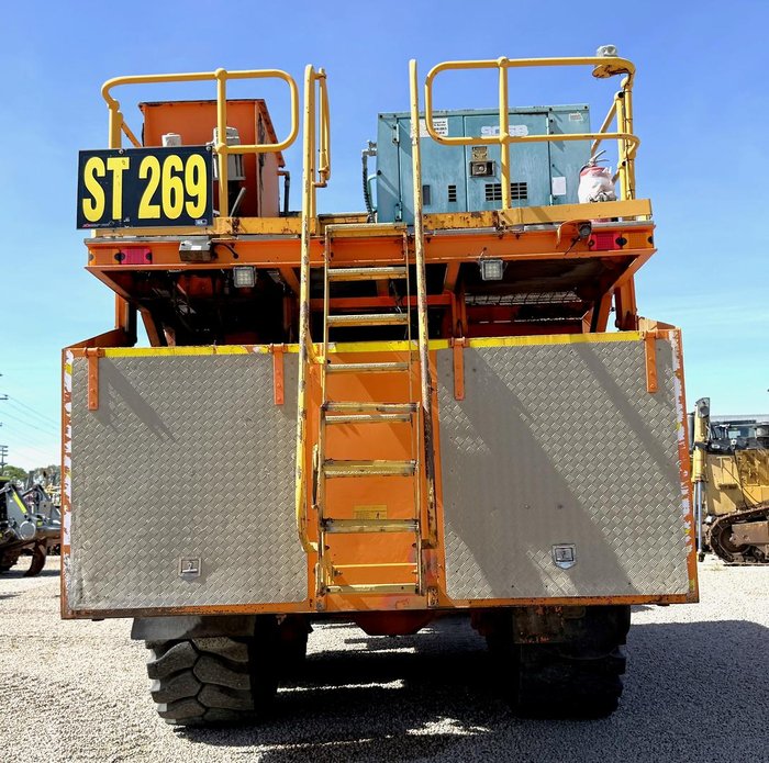 2009 Hitachi Ah 400D