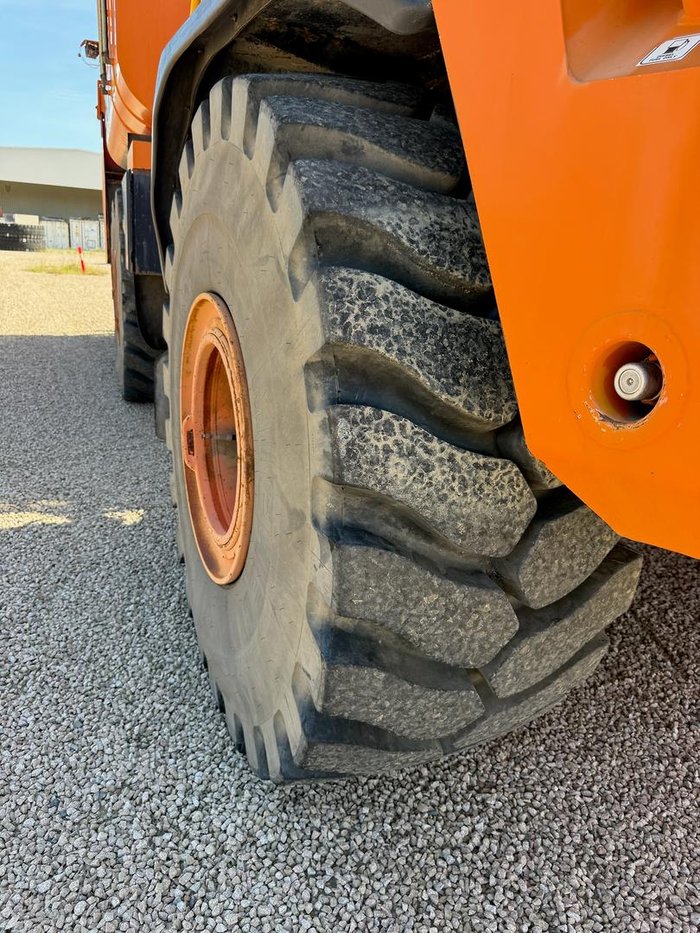 2009 Hitachi Ah 400D