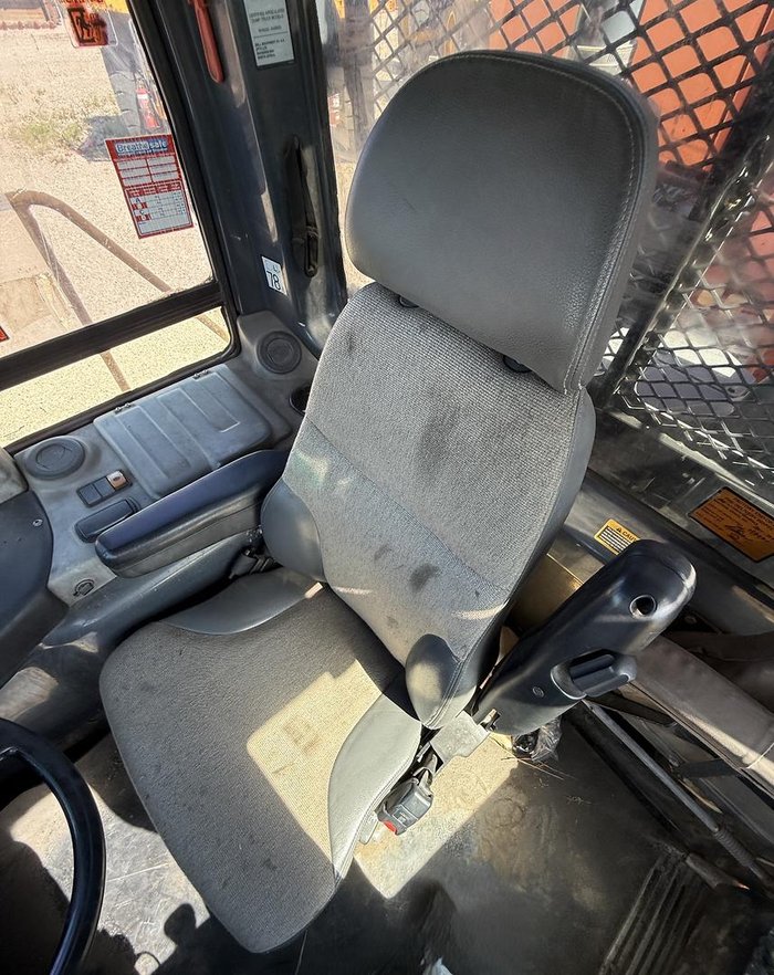 2009 Hitachi Ah 400D