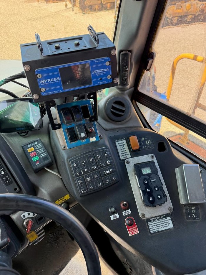 2009 Hitachi Ah 400D