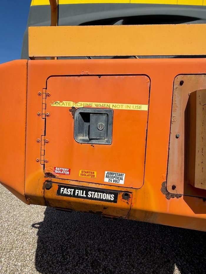 2009 Hitachi Ah 400D