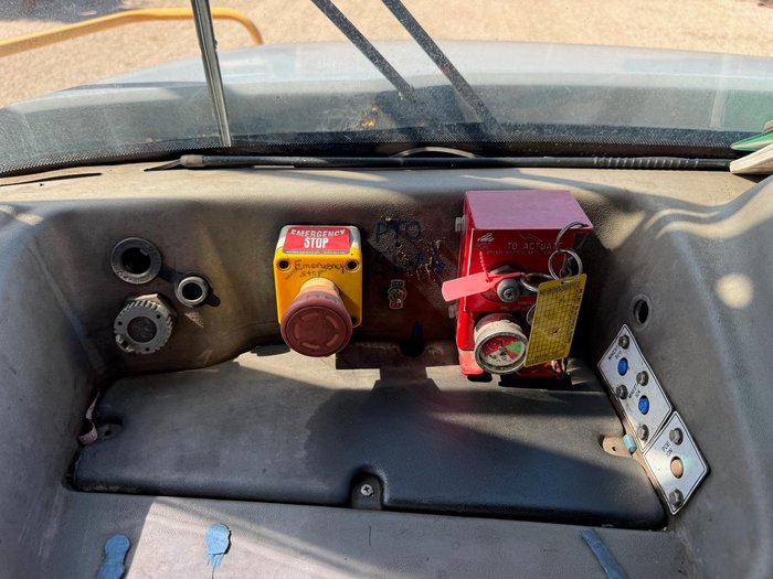 2009 Hitachi Ah 400D