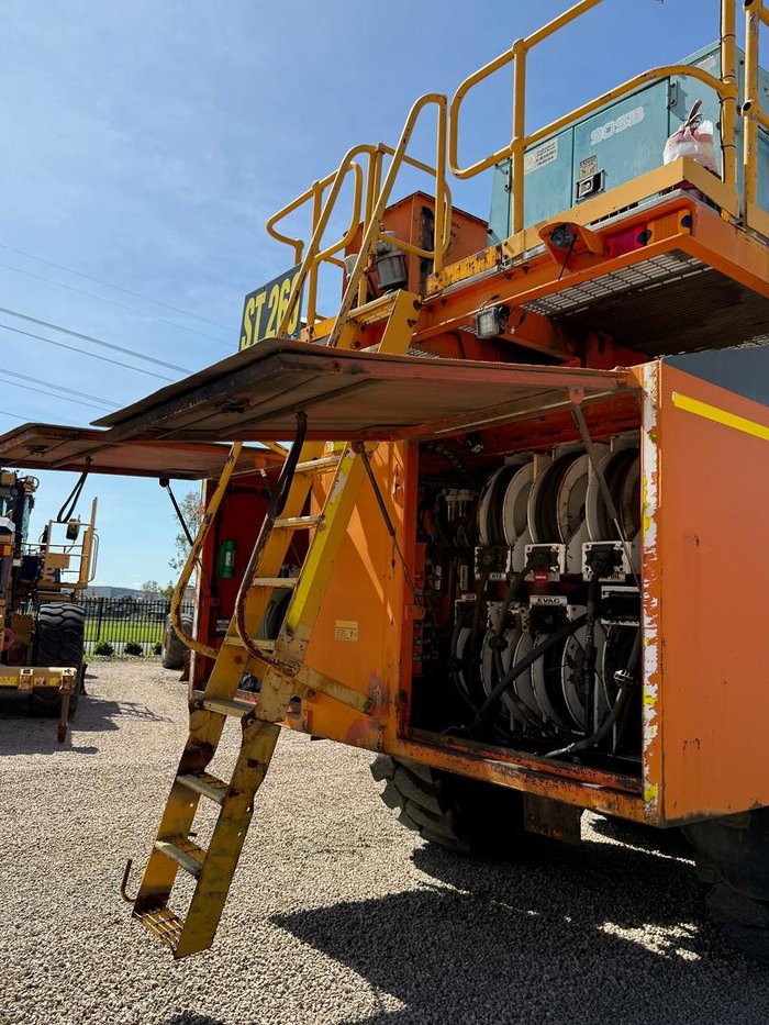 2009 Hitachi Ah 400D