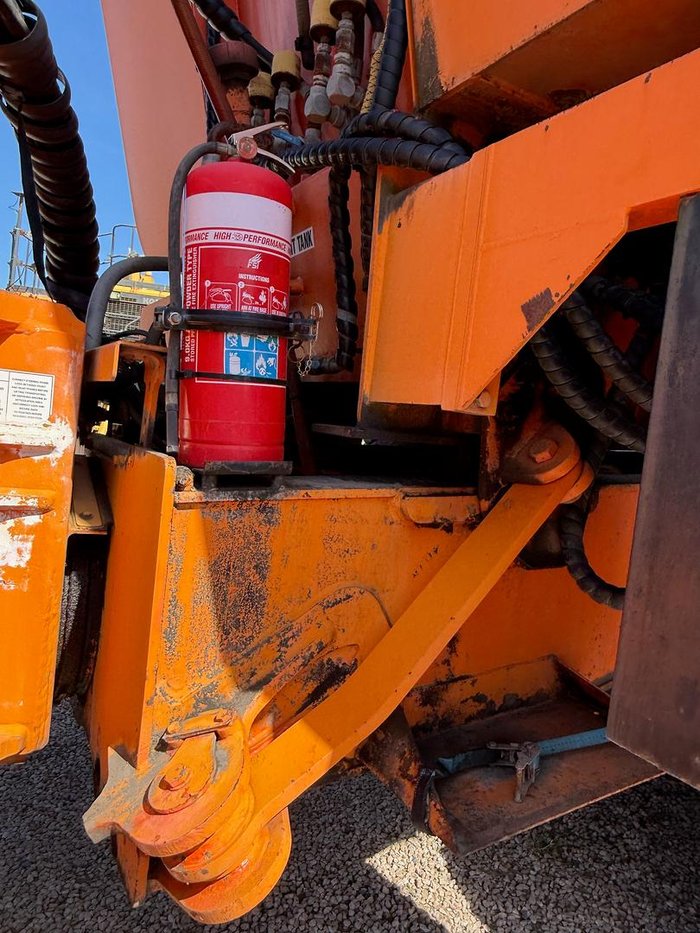 2009 Hitachi Ah 400D