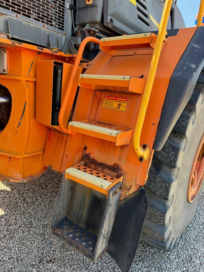 2009 Hitachi Ah 400D