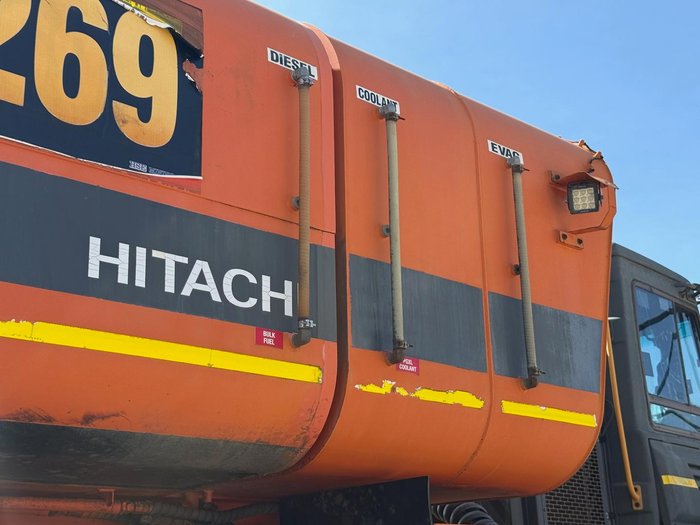 2009 Hitachi Ah 400D