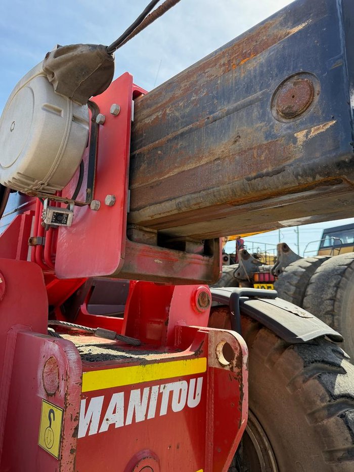 2012 Manitou Mht10225l