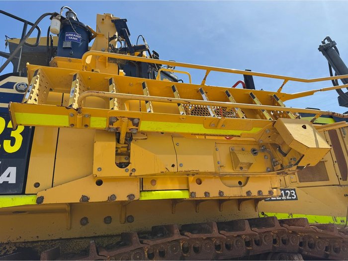 2019 Komatsu 375A-8
