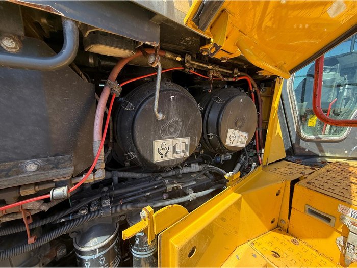 2019 Komatsu 375A-8