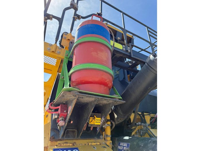 2019 Komatsu 375A-8