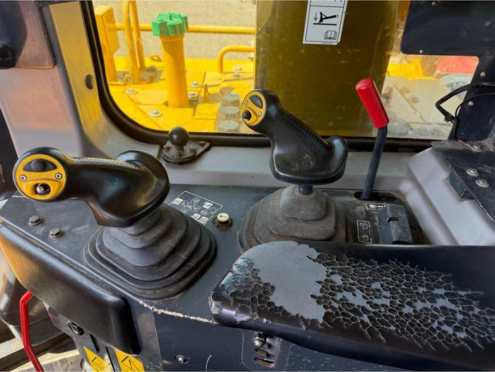 2019 Komatsu 375A-8