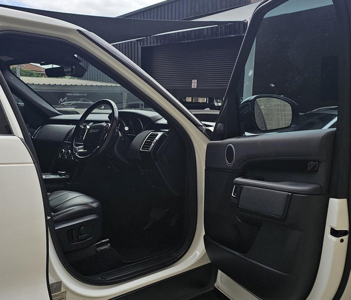 2017 Land Rover Discovery TD6 SE Series 5 MY17 4X4 Dual Range Fuji White